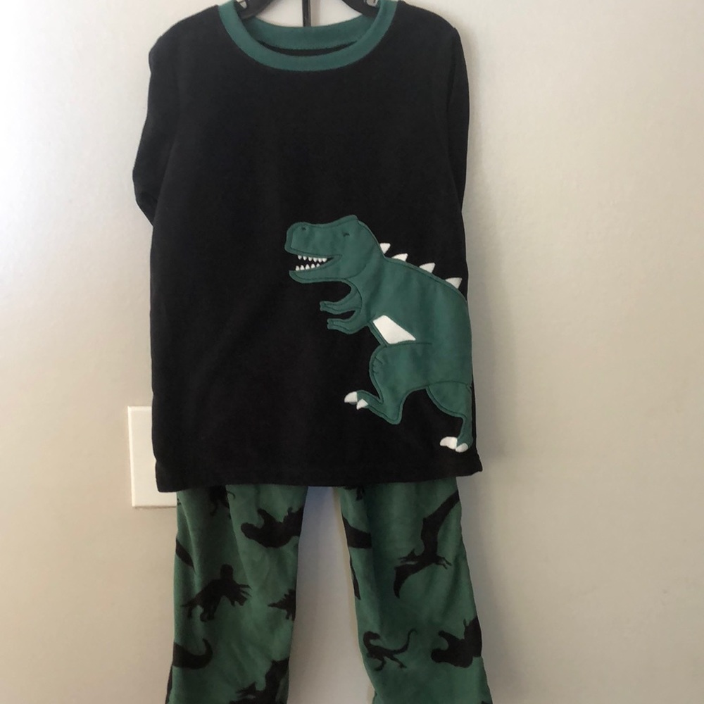 Size 6 Boys black and green dinosaur pajamas